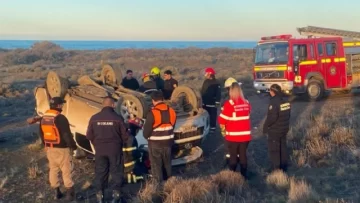 Milagro sobre la Ruta 3: una camioneta volcó de manera espectacular y sus tres ocupantes salieron ilesos Milagro sobre la Ruta 3: una camioneta volcó de manera espectacular y sus tres ocupantes salieron ilesos