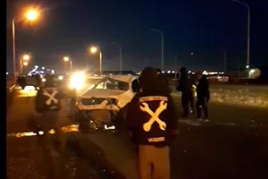 Un estudiante volcó cerca de la Industrial N°6 al intentar esquivar un vehículo Un estudiante volcó cerca de la Industrial N°6 al intentar esquivar un vehículo