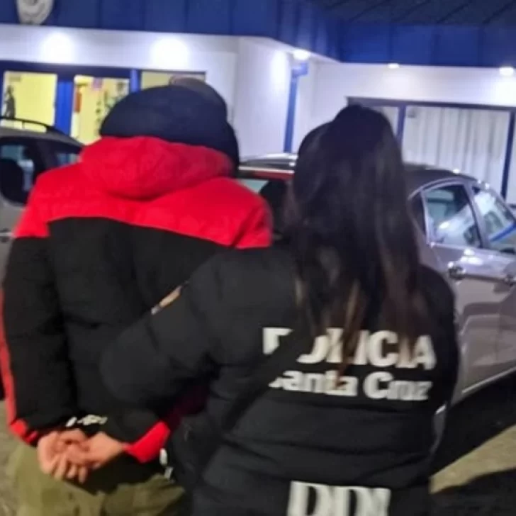 Intentaron matarlo de una puñalada en el corazón: dos sospechosos fueron detenidos por el brutal ataque a un joven en Río Gallegos Intentaron matarlo de una puñalada en el corazón: dos sospechosos fueron detenidos por el brutal ataque a un joven en Río Gallegos