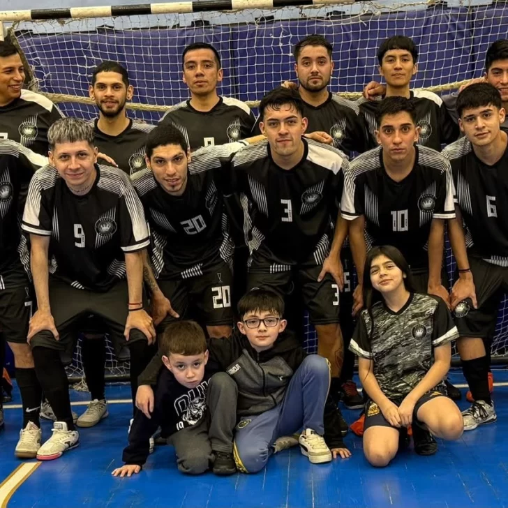 Pelusa Futsal alcanzó la cima y la Primera B mantiene una apasionante lucha por el liderazgo Pelusa Futsal alcanzó la cima y la Primera B mantiene una apasionante lucha por el liderazgo