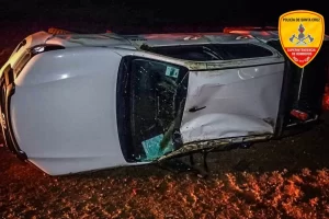 Escarcha y neblina provocaron el vuelco de una camioneta sobre la Ruta Nacional 3 Escarcha y neblina provocaron el vuelco de una camioneta sobre la Ruta Nacional 3