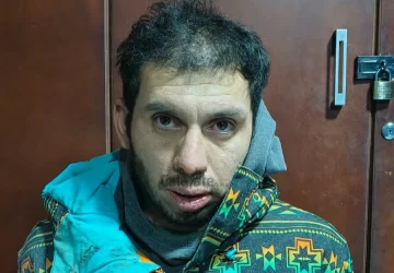 Tres días prófugo: realizaron nueve allanamientos simultáneos en El Calafate, pero el preso fugado sigue sin aparecer Tres días prófugo: realizaron nueve allanamientos simultáneos en El Calafate, pero el preso fugado sigue sin aparecer