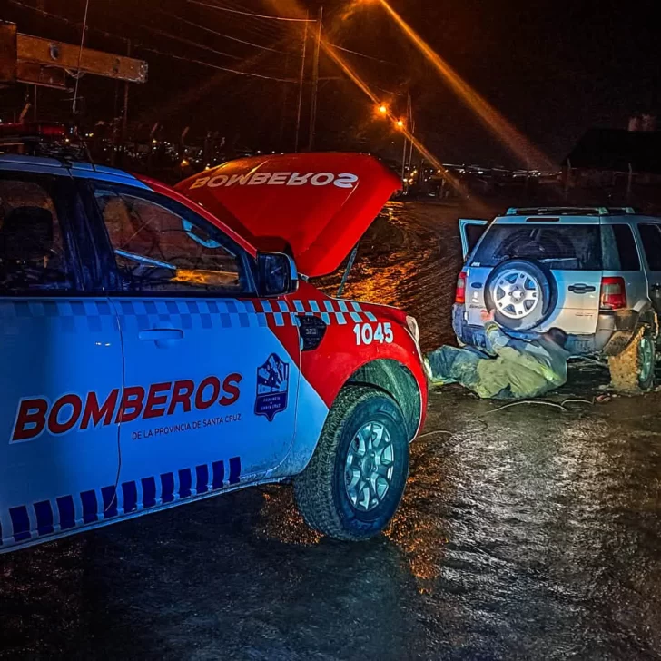 El invierno golpea a Santa Cruz: rescates, vehículos encajados y un vuelco marcaron un fin de semana con múltiples emergencias El invierno golpea a Santa Cruz: rescates, vehículos encajados y un vuelco marcaron un fin de semana con múltiples emergencias