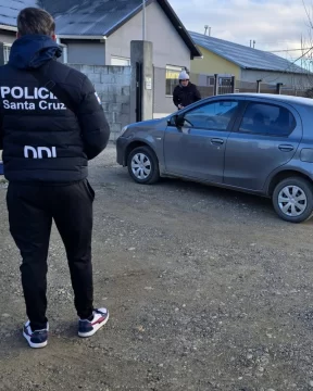 Lo engañaron en El Calafate, le sacaron el auto y fue secuestrado en Río Gallegos Lo engañaron en El Calafate, le sacaron el auto y fue secuestrado en Río Gallegos