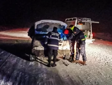 Rescataron a tres personas que quedaron varadas en plena Ruta 40 al sur de Gobernador Gregores Rescataron a tres personas que quedaron varadas en plena Ruta 40 al sur de Gobernador Gregores