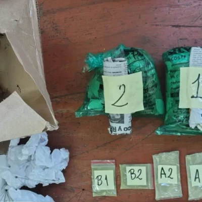 Secuestraron más de tres kilos de hoja de coca y 200 dosis de medicamentos controlados en Puerto San Julián Secuestraron más de tres kilos de hoja de coca y 200 dosis de medicamentos controlados en Puerto San Julián