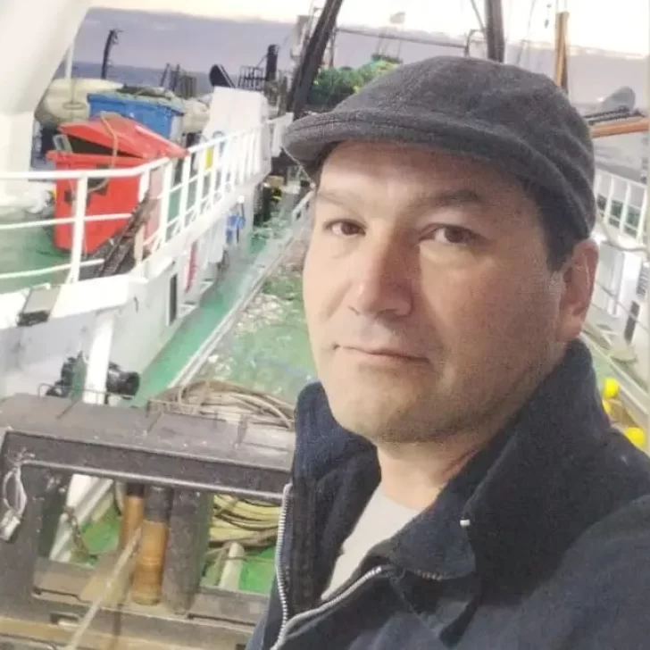 “Él sabía que no se podía trabajar”: el desgarrador testimonio de la esposa del marinero desaparecido frente a Puerto Deseado “Él sabía que no se podía trabajar”: el desgarrador testimonio de la esposa del marinero desaparecido frente a Puerto Deseado