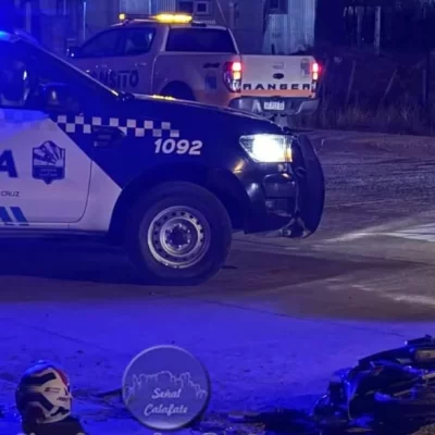 Tragedia en El Calafate: un adolescente de 14 años murió tras un choque entre una moto y una camioneta