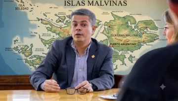 Andrés Dachary, secretario de Malvinas de Tierra del Fuego: “La Resolución 2065 de Naciones Unidas prohíbe avanzar sobre los recursos naturales” Andrés Dachary, secretario de Malvinas de Tierra del Fuego: “La Resolución 2065 de Naciones Unidas prohíbe avanzar sobre los recursos naturales”