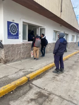 Identificaron 15 personas en un control realizado en la zona portuaria de Puerto Deseado Identificaron 15 personas en un control realizado en la zona portuaria de Puerto Deseado
