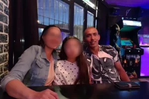 La emotiva despedida de los compañeros del marinero que murió tras caer al mar desde el Cabo Vírgenes La emotiva despedida de los compañeros del marinero que murió tras caer al mar desde el Cabo Vírgenes