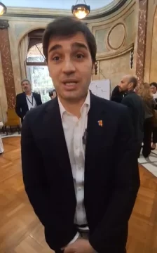 Torres defendió el proyecto de Green Capital y aseguró que Chubut puede convertirse en un polo regional de inteligencia artificial Torres defendió el proyecto de Green Capital y aseguró que Chubut puede convertirse en un polo regional de inteligencia artificial