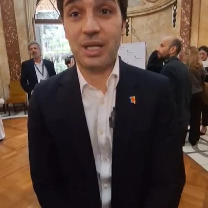 Torres defendió el proyecto de Green Capital y aseguró que Chubut puede convertirse en un polo regional de inteligencia artificial Torres defendió el proyecto de Green Capital y aseguró que Chubut puede convertirse en un polo regional de inteligencia artificial