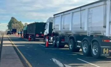 La Pampa busca cobrar peaje a los camiones que cruzan la provincia hacia Vaca Muerta La Pampa busca cobrar peaje a los camiones que cruzan la provincia hacia Vaca Muerta