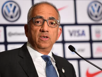 Renunció un asesor clave de Infantino y crece la tensión por la venta de una participación del Mundial Renunció un asesor clave de Infantino y crece la tensión por la venta de una participación del Mundial