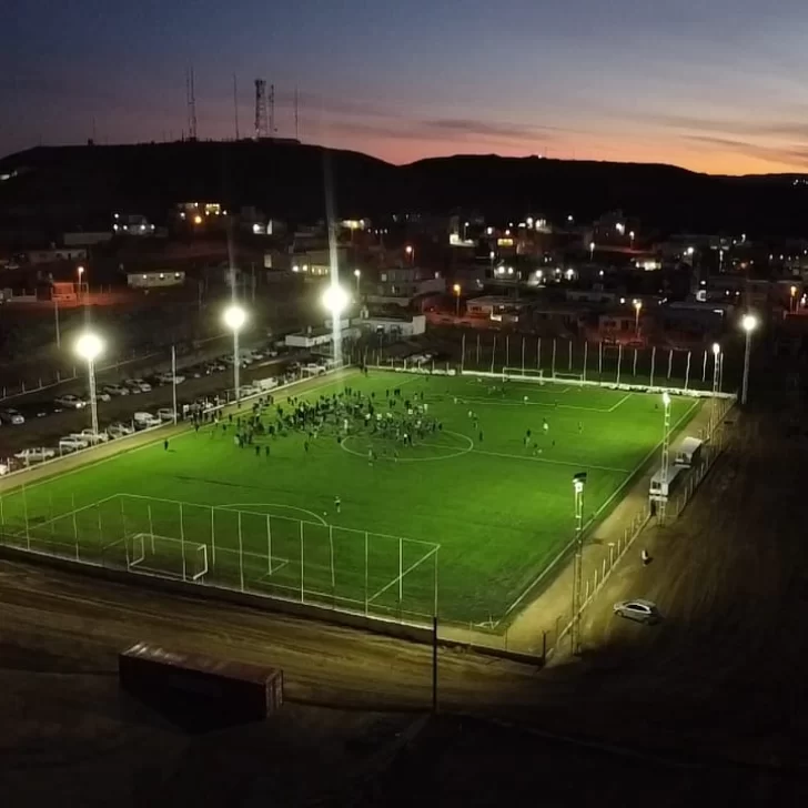 Ocho torres de iluminación y una cancha sintética: la apuesta de Mar del Plata para seguir creciendo Ocho torres de iluminación y una cancha sintética: la apuesta de Mar del Plata para seguir creciendo