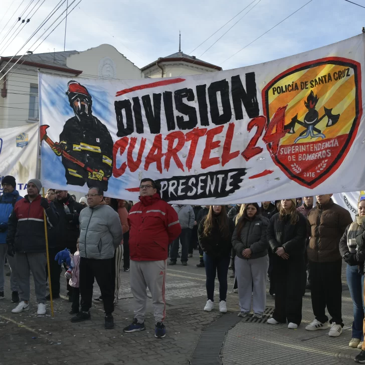 El Gobierno precisó que el “aumento salarial de los policías supera los $ 3.500 millones mensuales” El Gobierno precisó que el “aumento salarial de los policías supera los $ 3.500 millones mensuales”