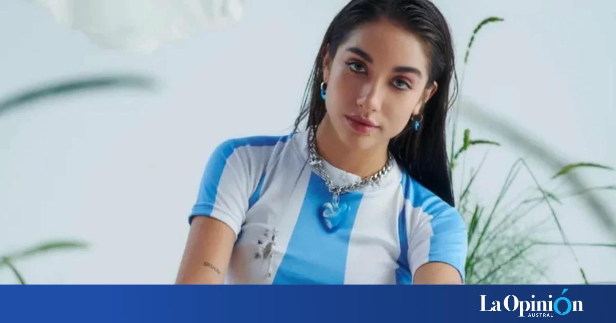 El deslumbrante look de María Becerra para cantar el himno argentino en la final del Mundial 2026