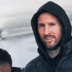 Tras la final del Mundial 2026, Messi reapareció en la tribuna de un partido de la Primera C