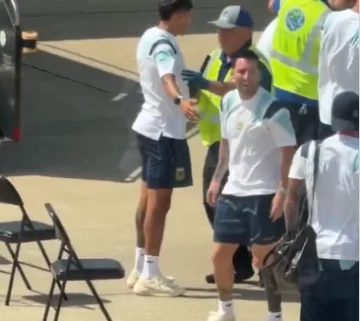 Cuti Romero pasó un insólito momento en el aeropuerto de Miami y Messi estalló de risa Cuti Romero pasó un insólito momento en el aeropuerto de Miami y Messi estalló de risa