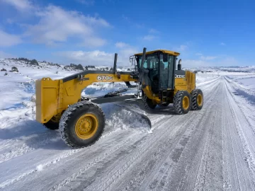 Tragedia en Chubut: murió un operario durante tareas de despeje de nieve en la Ruta Nacional 260 Tragedia en Chubut: murió un operario durante tareas de despeje de nieve en la Ruta Nacional 260