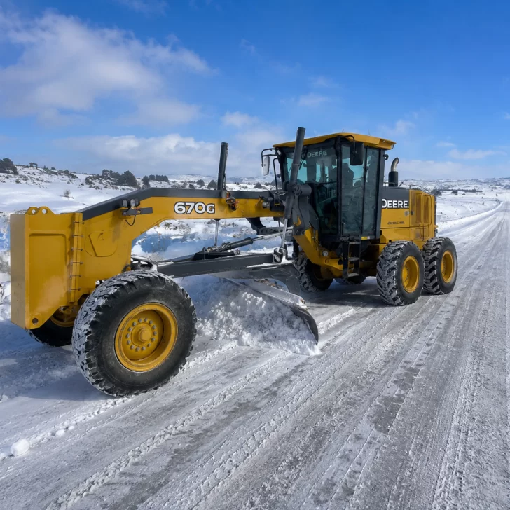 Tragedia en Chubut: murió un operario durante tareas de despeje de nieve en la Ruta Nacional 260 Tragedia en Chubut: murió un operario durante tareas de despeje de nieve en la Ruta Nacional 260