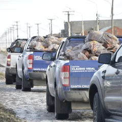 Río Gallegos bajo emergencia: el Gobierno de Santa Cruz desplegó un amplio operativo para asistir a los barrios más afectados por el deshielo