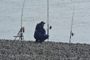 Pescar para comer: Santa Cruz creó un reglamento para pescadores de subsistencia