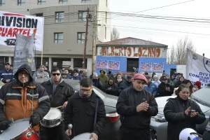 El Gobierno informó cómo quedó el salario de la Policia de Santa Cruz con el aumento El Gobierno informó cómo quedó el salario de la Policia de Santa Cruz con el aumento