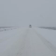 El frío extremo complica la circulación en rutas de Santa Cruz y refuerzan el pedido de no viajar si no es necesario