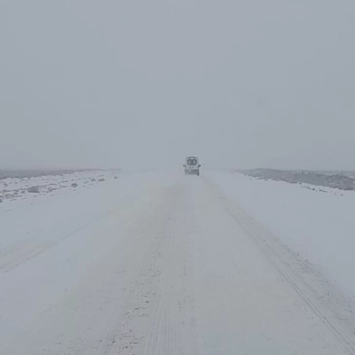 El frío extremo complica la circulación en rutas de Santa Cruz y refuerzan el pedido de no viajar si no es necesario El frío extremo complica la circulación en rutas de Santa Cruz y refuerzan el pedido de no viajar si no es necesario