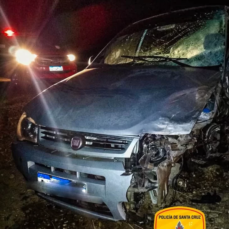 Rescataron a un hombre atrapado tras un choque frontal cerca de Piedra Buena Rescataron a un hombre atrapado tras un choque frontal cerca de Piedra Buena