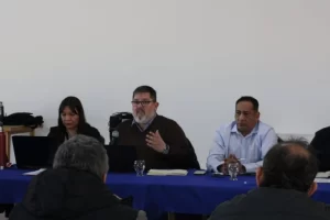 Conflicto policial en Santa Cruz: El Gobierno aseguró que “realizó su máximo esfuerzo” en la oferta salarial y se volverá a reunir la próxima semana Conflicto policial en Santa Cruz: El Gobierno aseguró que “realizó su máximo esfuerzo” en la oferta salarial y se volverá a reunir la próxima semana