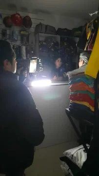 Más de 12 horas sin energía: el apagón golpeó de lleno al comercio de Río Gallegos Más de 12 horas sin energía: el apagón golpeó de lleno al comercio de Río Gallegos
