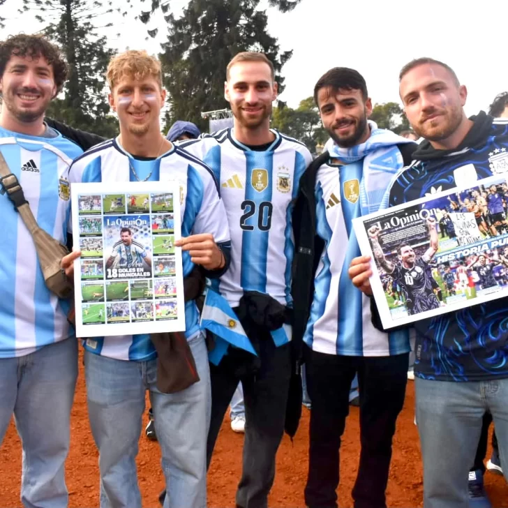 Palermo se tiñó de celeste y blanco para vivir la final entre Argentina y España Palermo se tiñó de celeste y blanco para vivir la final entre Argentina y España
