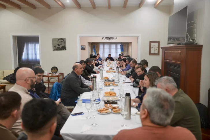 Reunión de Gabinete ampliada en la Residencia Oficial. Reunión de Gabinete ampliada en la Residencia Oficial.