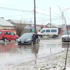 SPSE desmintió al Municipio por la inundación en la calle Gotti y apuntó a la falta de obras pluviales