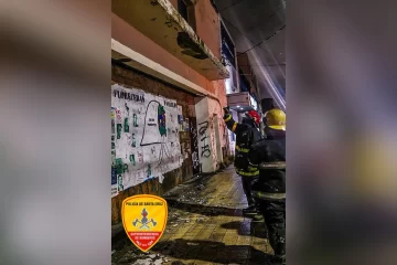 Caída de mampostería en un comercio de Río Gallegos activó un operativo preventivo Caída de mampostería en un comercio de Río Gallegos activó un operativo preventivo
