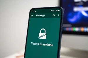 Ola de bloqueos en WhatsApp: miles de usuarios ven su cuenta “en revisión” y no pueden acceder al servicio Ola de bloqueos en WhatsApp: miles de usuarios ven su cuenta “en revisión” y no pueden acceder al servicio