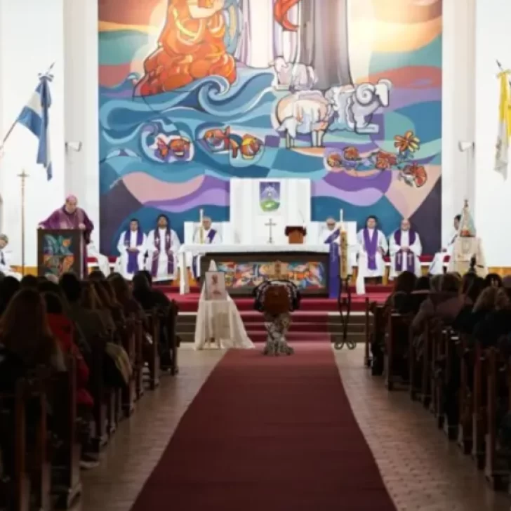 Emotiva despedida al obispo Joaquín Gimeno Lahoz: “Con su sencillez y espíritu fraterno ha dejado huellas en la comunidad” Emotiva despedida al obispo Joaquín Gimeno Lahoz: “Con su sencillez y espíritu fraterno ha dejado huellas en la comunidad”