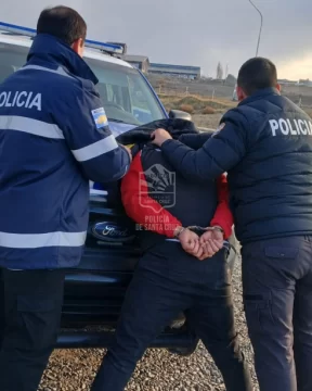 Intentó robar una moto de la casa de un policía, lo descubrieron y terminó detenido Intentó robar una moto de la casa de un policía, lo descubrieron y terminó detenido