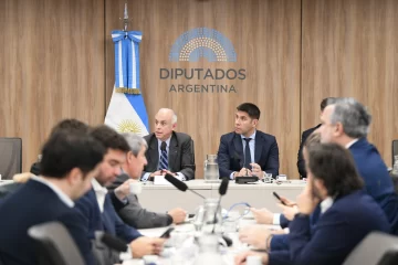 Argentina se encamina a ser proveedora mundial de energía: produce 913,000 barriles día de petróleo Argentina se encamina a ser proveedora mundial de energía: produce 913,000 barriles día de petróleo