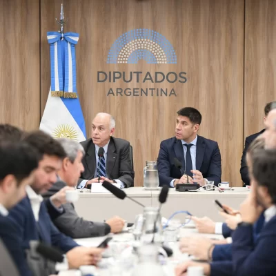Argentina se encamina a ser proveedora mundial de energía: produce 913,000 barriles día de petróleo