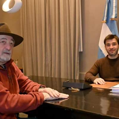 Más de 150 viviendas y 150 lotes con servicios: “Nacho” Torres y Othar Macharashvili acordaron una respuesta integral para el cerro Hermitte