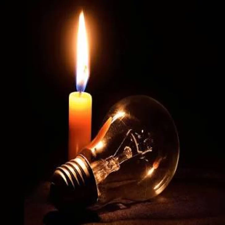Apagón masivo: una falla dejó sin luz a cuatro localidades de Santa Cruz Apagón masivo: una falla dejó sin luz a cuatro localidades de Santa Cruz