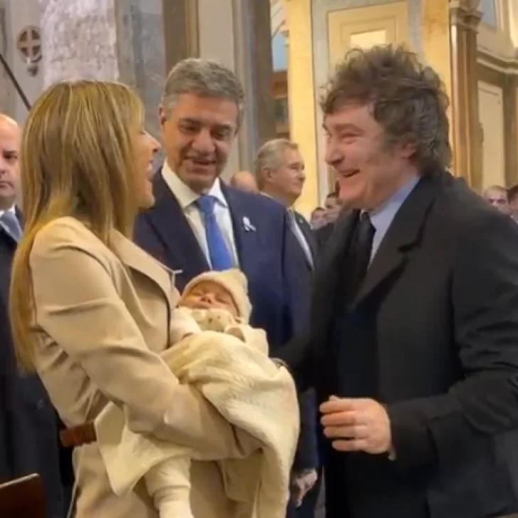 Javier Milei fue a saludar al bebé de Jorge Macri y María Belén Ludueña durante el Tedeum por el Día de la Independencia Javier Milei fue a saludar al bebé de Jorge Macri y María Belén Ludueña durante el Tedeum por el Día de la Independencia