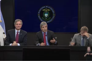 Caputo anunció que no es prioridad volver a endeudarse en los mercados internacionales para pagar los vencimientos de deuda Caputo anunció que no es prioridad volver a endeudarse en los mercados internacionales para pagar los vencimientos de deuda