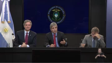 Caputo anunció que no es prioridad volver a endeudarse en los mercados internacionales para pagar los vencimientos de deuda Caputo anunció que no es prioridad volver a endeudarse en los mercados internacionales para pagar los vencimientos de deuda
