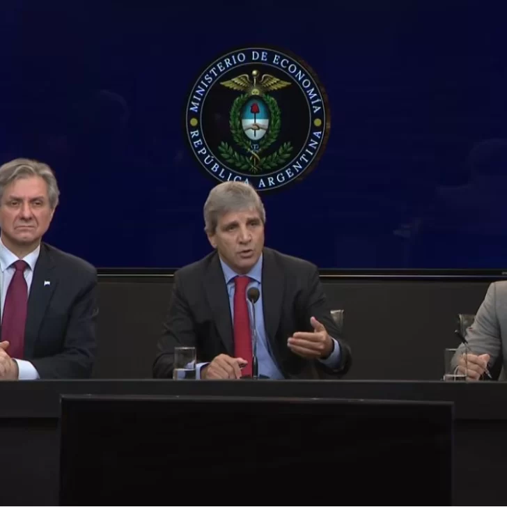 Caputo anunció que no es prioridad volver a endeudarse en los mercados internacionales para pagar los vencimientos de deuda Caputo anunció que no es prioridad volver a endeudarse en los mercados internacionales para pagar los vencimientos de deuda