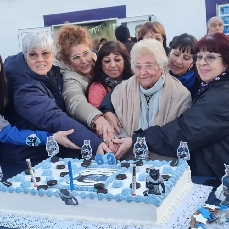 Una vecina, un barrio y un club: 63 años de historia compartida Una vecina, un barrio y un club: 63 años de historia compartida
